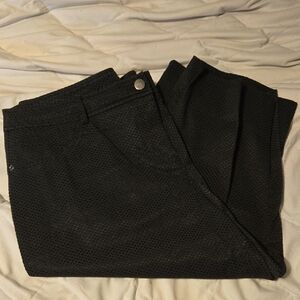 18 Soho Apparel Black Capri Pants